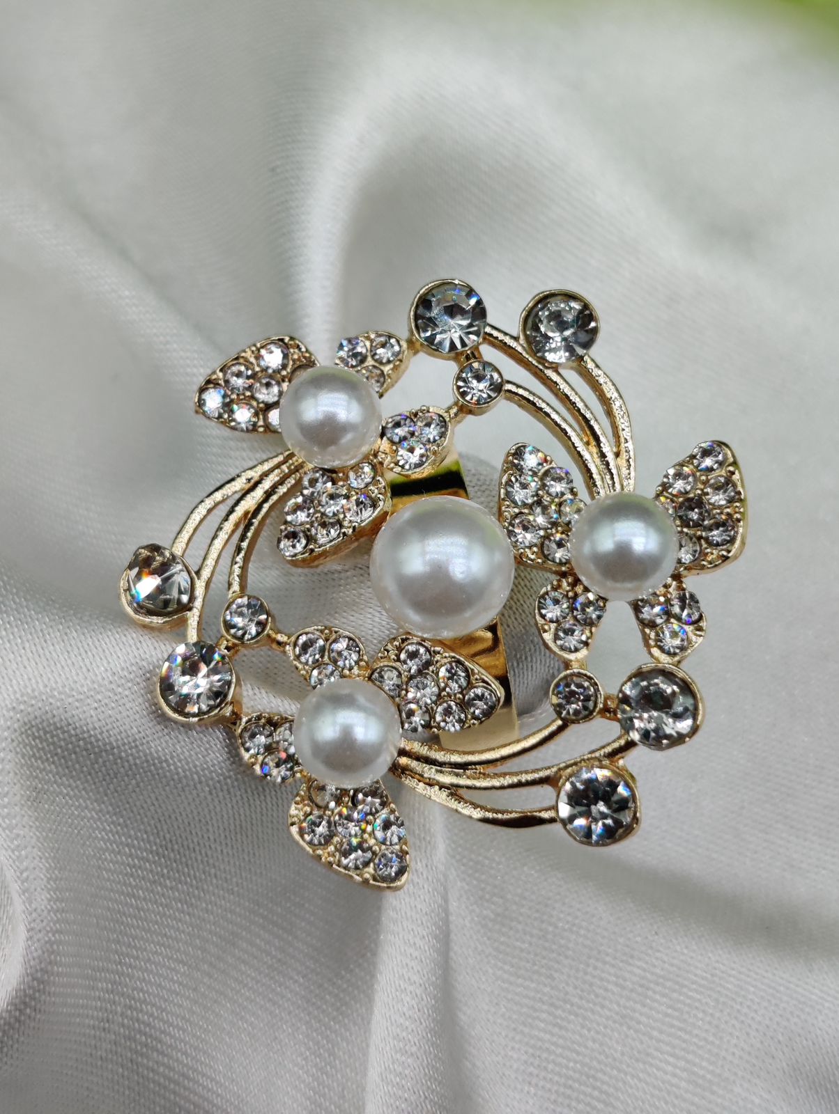 Imported Exquisite Floral Pearl Ring – A Symphony Of Elegance And Sparkle