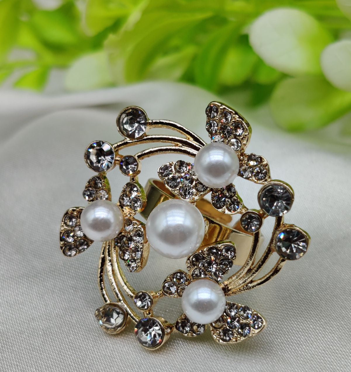 Imported Exquisite Floral Pearl Ring – A Symphony Of Elegance And Sparkle